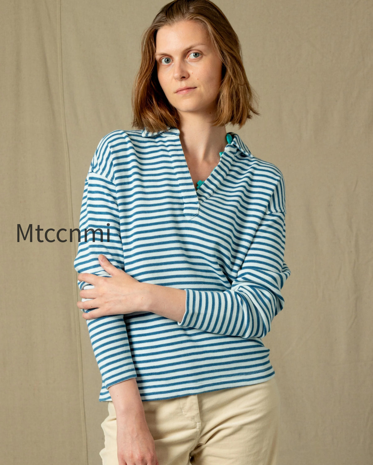 indigo-inlet-pullover-in-blue-white-textured-knit