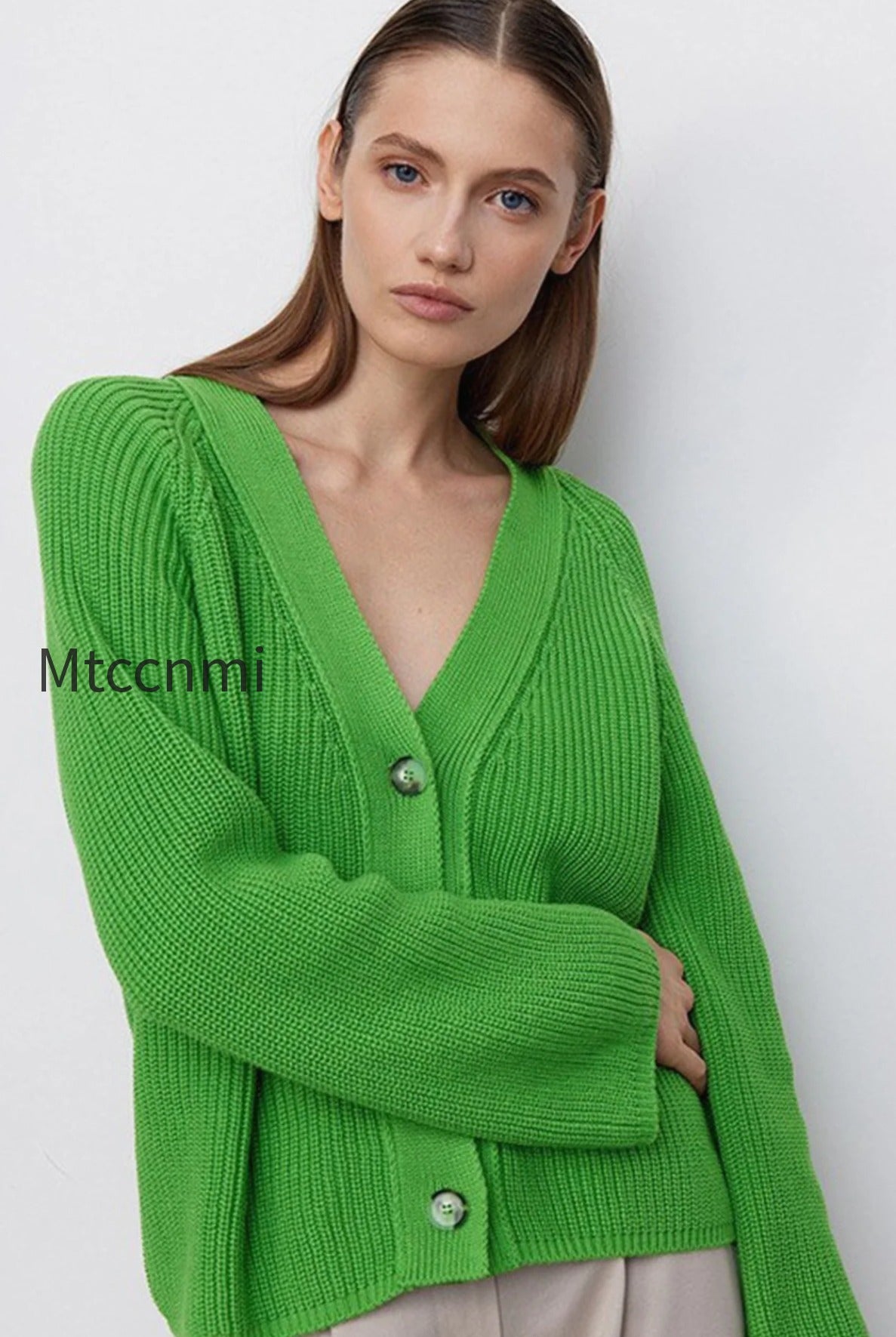 v-neck-cropped-batwing-cardigan