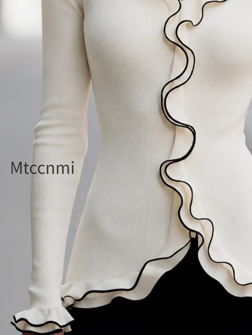 contrast-ruffle-v-neck-knit-top