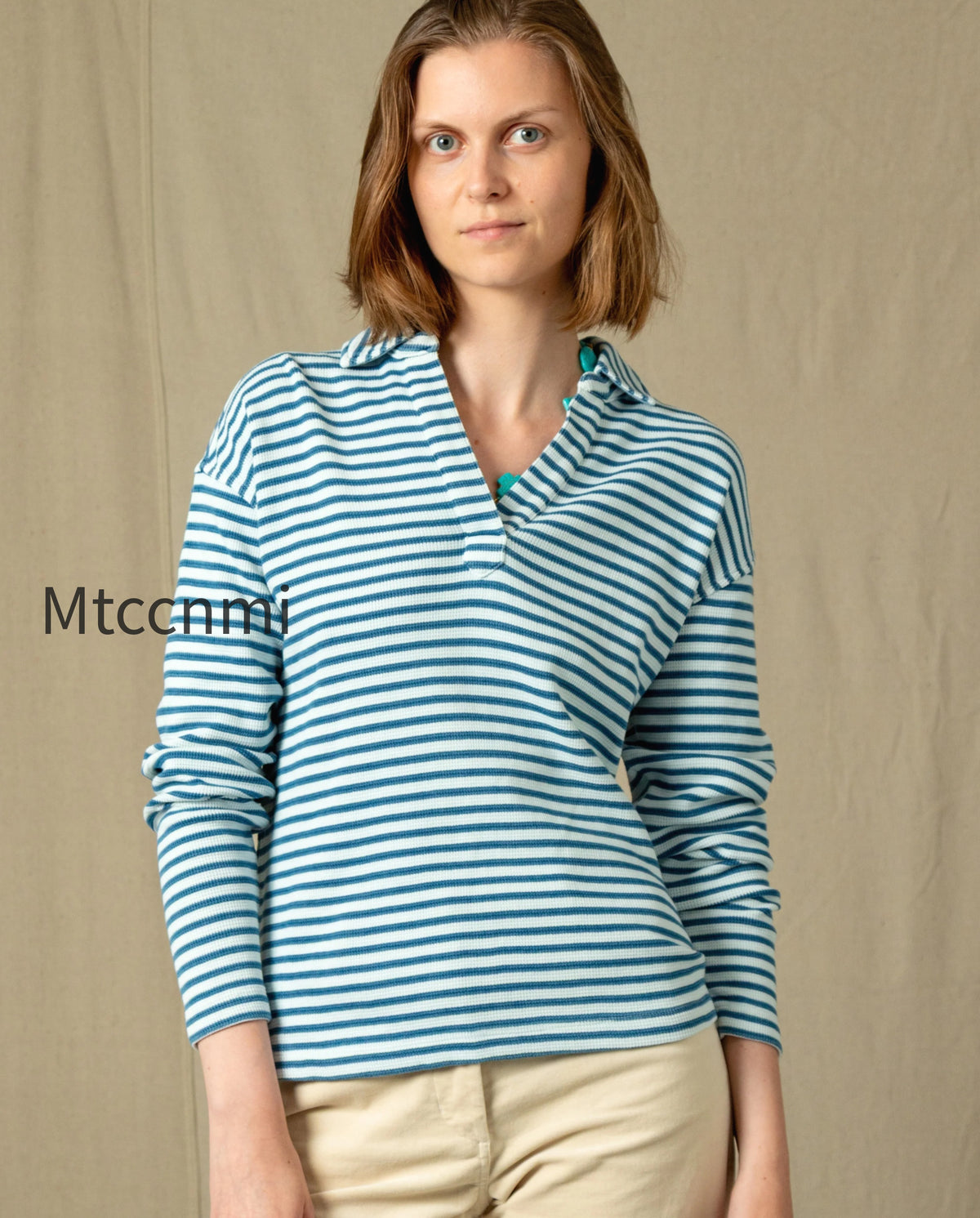 indigo-inlet-pullover-in-blue-white-textured-knit